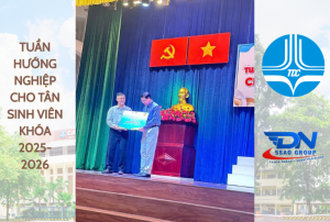 Thầy Điền đại diện DN5SAO GROUP trao thưởng 25 triệu đồng cho tân sinh viên TDC khóa 2025